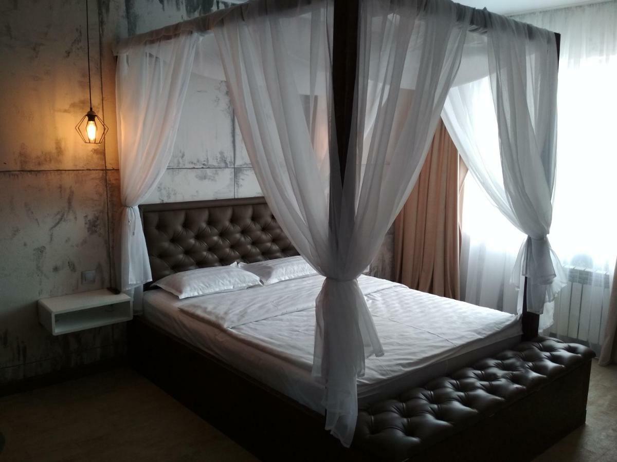 Loft - Interior Design Apartments Uralsk Ngoại thất bức ảnh